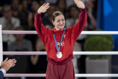Buse Naz Çakıroğlu’ndan gümüş madalya