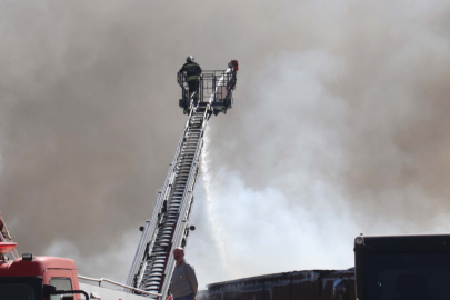 Gaziantep’te halı fabrikasında yangın