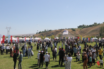 Malazgirt Zaferi'nin 953'üncü yıl dönümü kutlamaları Ahlat’ta başladı