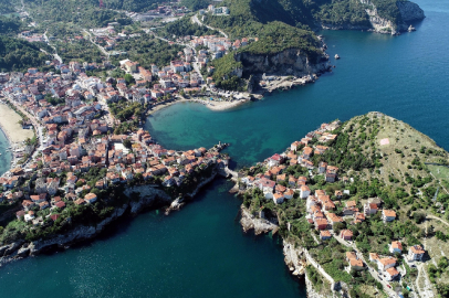 BARTIN 6 bin 600 nüfuslu Amasra'ya 1,5 milyon turist