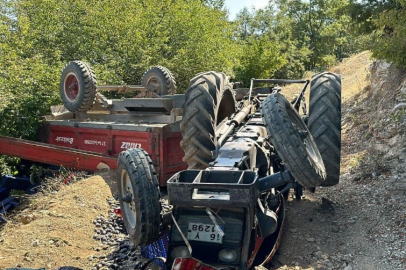 Traktör devrildi; 1'i ağır, 6 yaralı