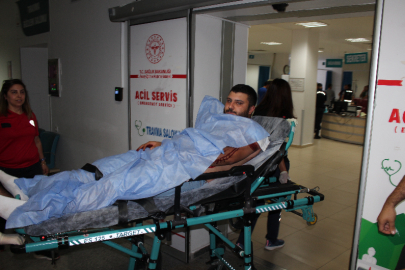 Motosikletle otomobilin önünü kesip sürücüyü omzundan vurdular