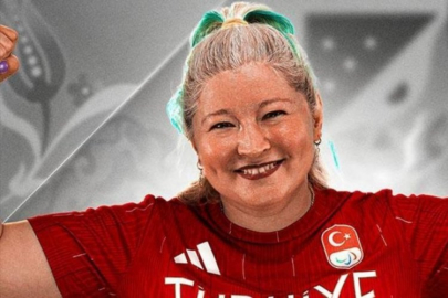 Bursa Büyükşehir Belediyesporlu Aysel Özgan'dan gümüş madalya