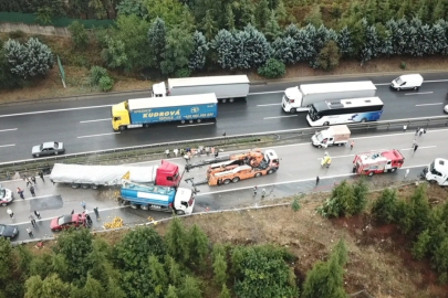 TEM'de zincirleme kaza; 4 yaralı