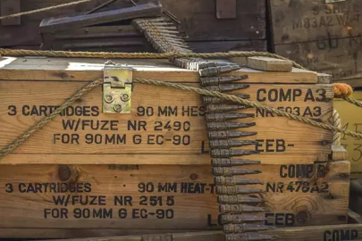 İngiltere, İsrail’e 30 silah ihracatı lisansını askıya aldı
