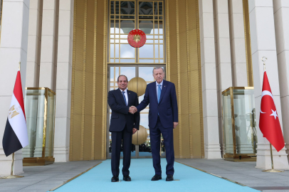 Cumhurbaşkanı Erdoğan, Mısırlı mevkidaşı Sisi'yi resmi törenle karşıladı