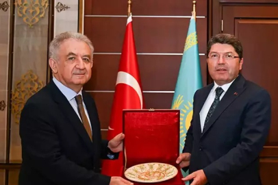 Bakan Tunç, Kazakistan’da Türk iş insanları ile bir araya geldi