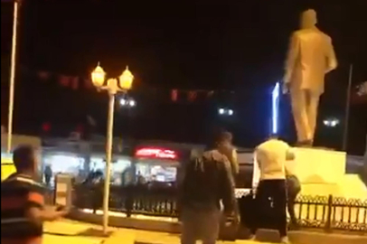 Kırklareli'de Atatürk heykeline taşla saldıran şüpheli, hastaneye sevk edildi