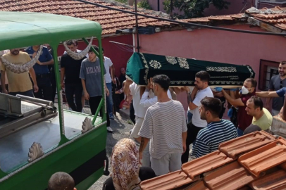 Beyoğlu'nda annesini öldürüp iki gün cesediyle yaşadı