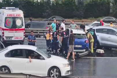Bağcılar TEM'de zincirleme trafik kazası: 2 ölü 5 yaralı