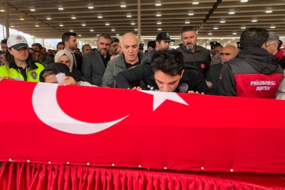 Eşi tabutunu öperek uğurladı! Şehit Polis Şeyda Yılmaz son yolculuğuna uğurlandı