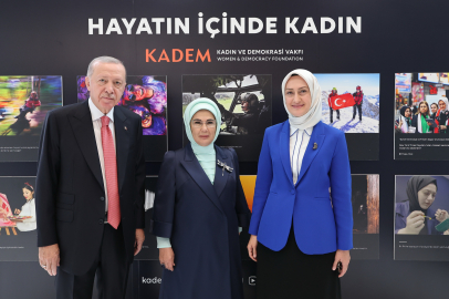 Cumhurbaşkanı Erdoğan ve eşi Emine Erdoğan, New York’ta KADEM’in fotoğraf sergisini gezdi
