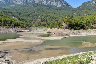 Kuraklıktan su seviyesi azalan Doyran Göleti'nde 'HES' tepkisi