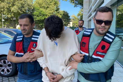 Uyuşturucular çekyat, buzdolabı ve çatı arasından çıktı; 5 gözaltı