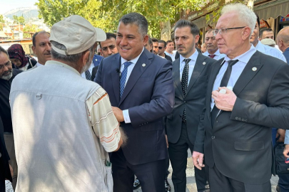 Yerli ve Milli Parti Genel Başkanı Mutlu, seçim için imza topluyor