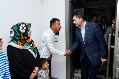 Bakan Kurum, 100 bininci deprem konutunda misafir oldu