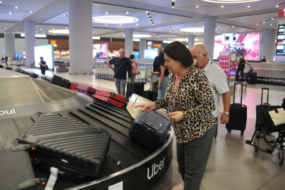 Lübnanlı vatandaşlar ülkelerini terk ediyor