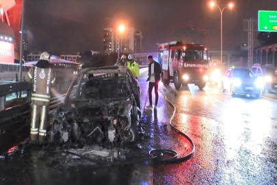 Sarıyer TEM'de otomobilin alev alev yandığı anlar kamerada