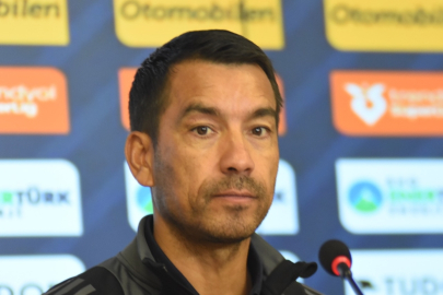 Van Bronckhorst: Amsterdam'dan sonra bugün gösterdiğimiz reaksiyon çok güzel