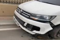 İnegöl'de, minibüsle çarpışan motosikletin sürücüsü ağır yaralandı