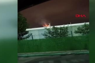 Otomobil parçası üreten fabrikada çıkan yangın büyümeden söndürüldü