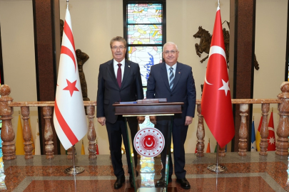 Bakan Güler, KKTC Başbakanı Üstel ile bir araya geldi