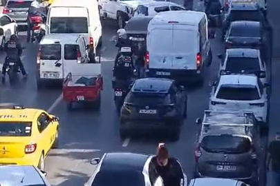 Avcılar'da cip araçlara çarpıp ortalığı savaş alanına çevirdi