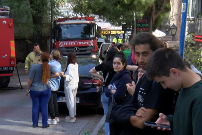 Bakırköy'de 3 katlı binada yangın: Mahsur kalan 1 kişi kurtarıldı