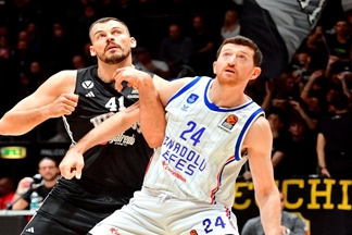 Anadolu Efes, EuroLeague'in ilk haftasında Bologna’yı yendi