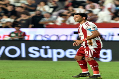 20 yıl önce diz kapağından vurulunca futbola ara vermişti