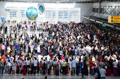 Bakan Uraloğlu: Eylülde havalimanlarında 22,4 milyon yolcuya hizmet verildi