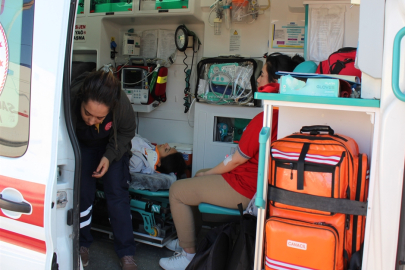 Öğrenci servisi ile TIR çarpıştı :11 yaralı