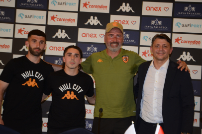 Doğukan Sinik: Bu kulüple Premier Lig'de mücadele etmek çok isterim