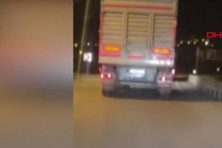 Kamyon kasasındaki gizli bölmeden 9 bin 200 paket kaçak sigara çıktı