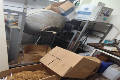 Küçükçekmece'de kaçak sigara üretilen işyeri mühürlendi