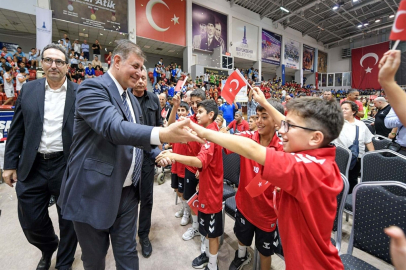 İzmir Büyükşehir'den amatör spor kulüplerine destek