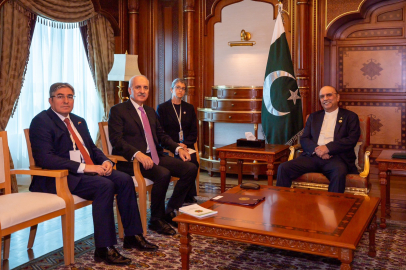 TBMM Başkanı Kurtulmuş, Pakistan Cumhurbaşkanı Zardari ile bir araya geldi