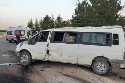 Tarım işçilerini taşıyan minibüs devrildi: 1'i çocuk 2 ölü, 13 yaralı
