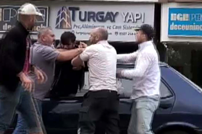 Sürücüyü aracın camından çıkarıp, dövdüler