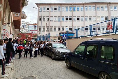 Derste yere yanlışlıkta cıva döküldü; okul tatil edildi