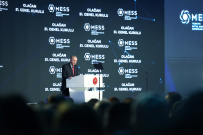 Erdoğan: 6 Şubat depremlerinin yol açtığı 104 milyar dolarlık faturaya rağmen ekonomi programımızın olumlu etkilerini görmeye başladık