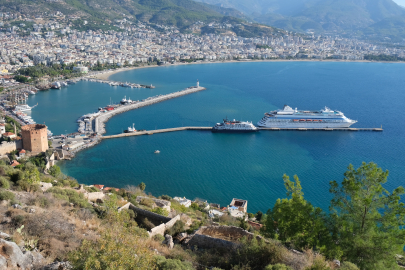 Alanya'ya 2 kruvaziyer ile 1132 turist geldi