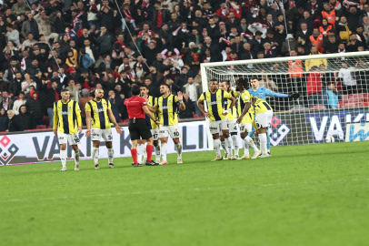 Fenerbahçe, Samsun’dan puan kaybıyla döndü