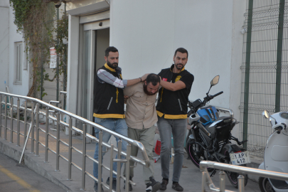 Uykudaki annesini ile anneannesini öldürüp babasını yaralayan şüpheli, adliyede