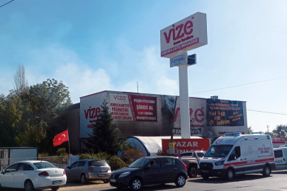 Mobilya mağazası, yangında kullanılamaz hale geldi