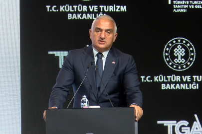 Bakan Ersoy: Haydarpaşa’da Sirkeci’de kesinlikle AVM ve otel olmayacak