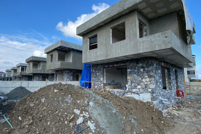 İnşaat işçisi arkadaşının üzerine düştü: 2 yaralı