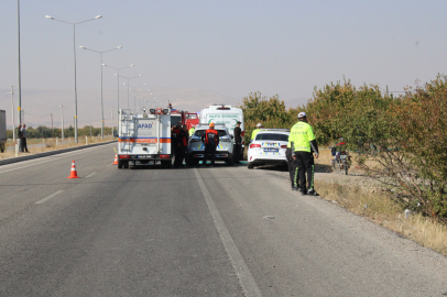 Malatya'da otomobil, devrilip alev aldı; 2 ölü