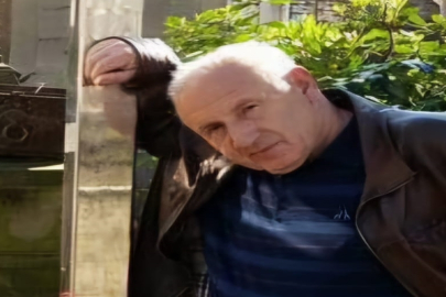 Geçen sene kanseri yenip trafik kazasında ölen emekli doktor toprağa verildi