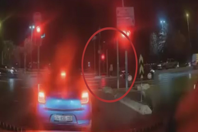 Kartal'da, otomobilin çarptığı Sibel hayatını kaybetti; kaza anı kamerada